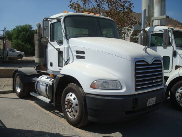 2006 Mack Cxn612  Conventional - Day Cab