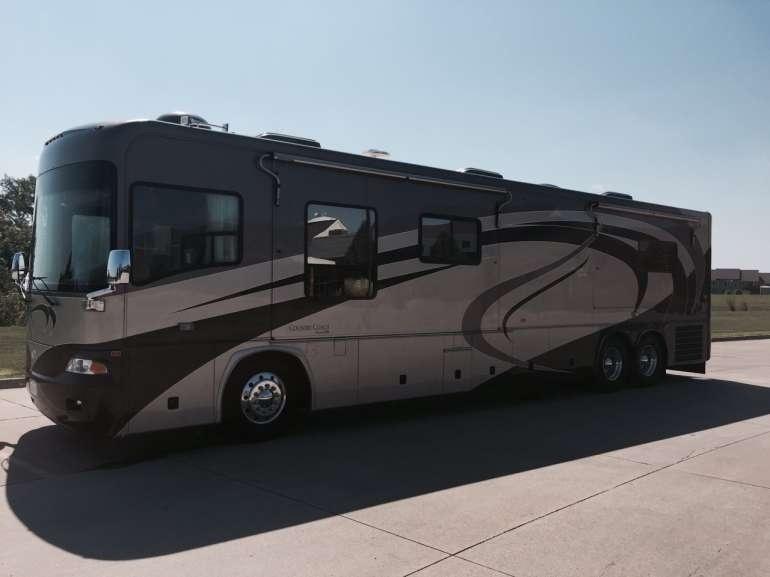 2005 Country Coach 470 ALLURE