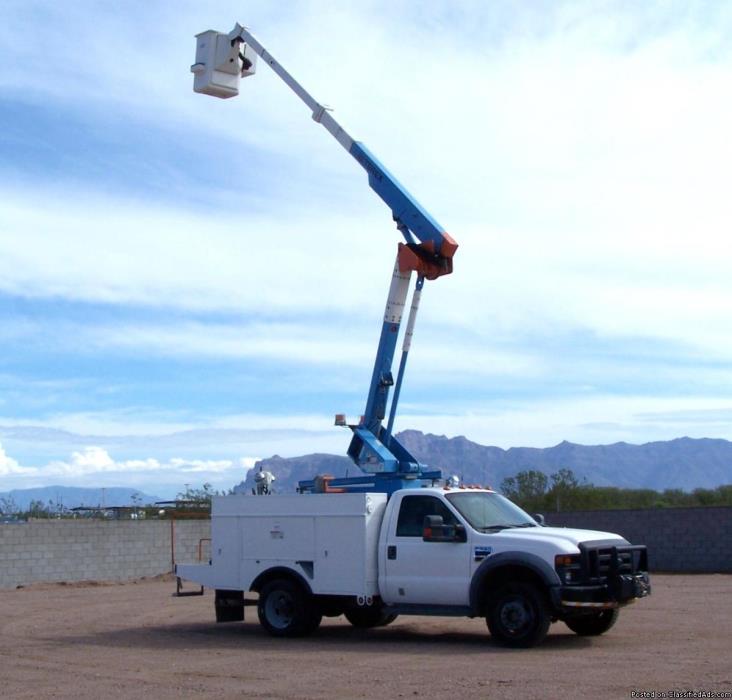 2008 Ford F550  With Terex Bucket, 1