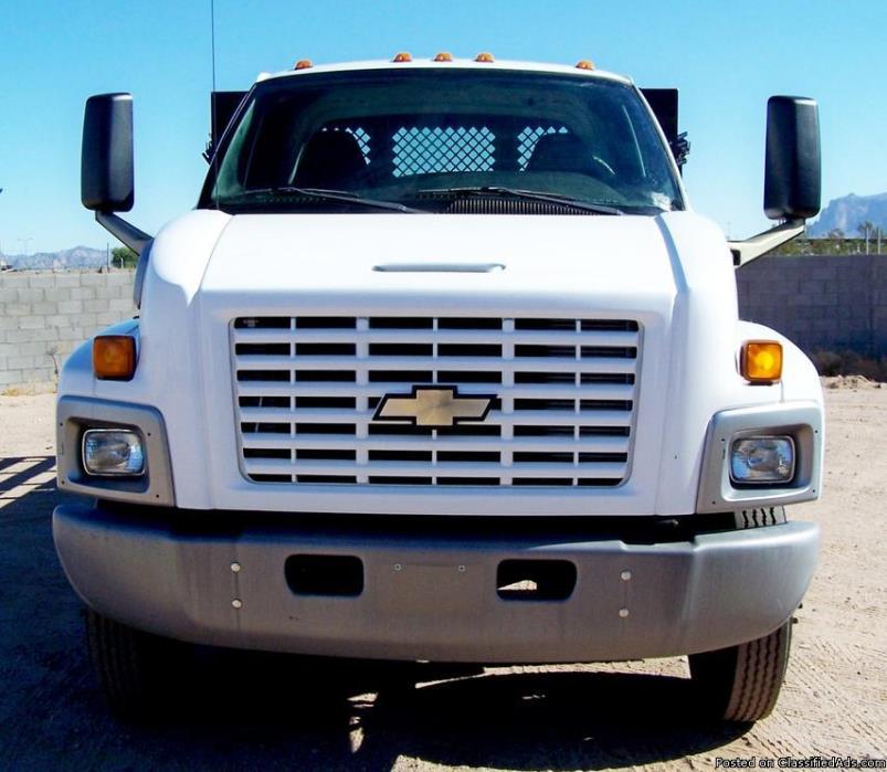 2005 Chevrolet 6500 Stakebed, 1