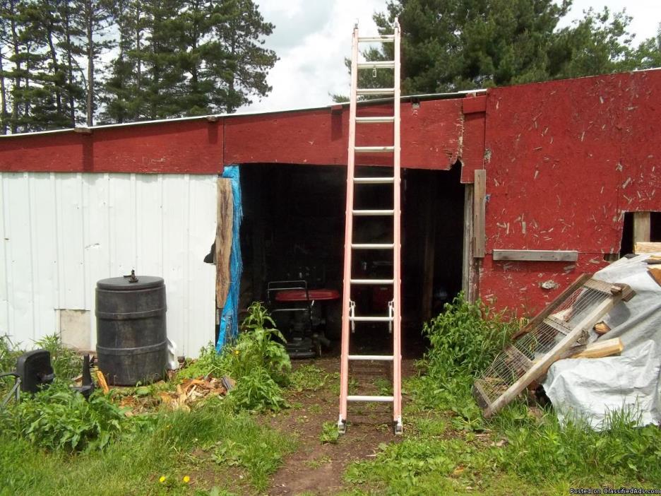 24 ft Werner fiberglass ladder, 0