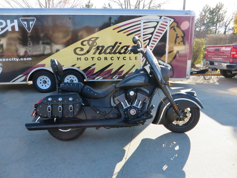 2016 Indian Chieftain Star Silver and Thunder Black