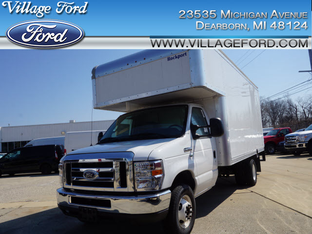 2016 Ford E-Series Chassis  Box Truck - Straight Truck