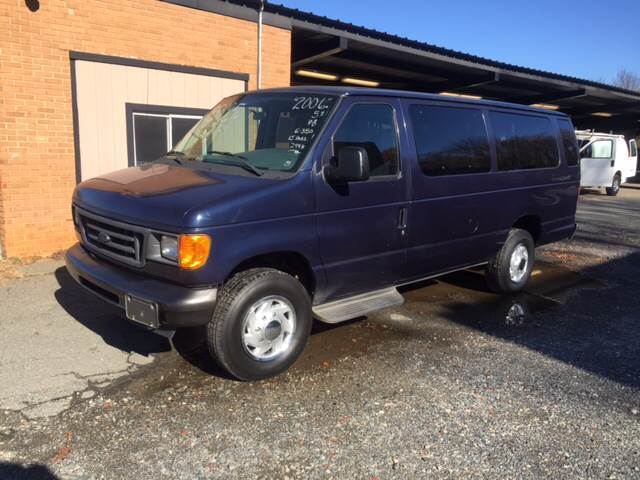 2006 Ford E-Series Wagon  Passenger Van