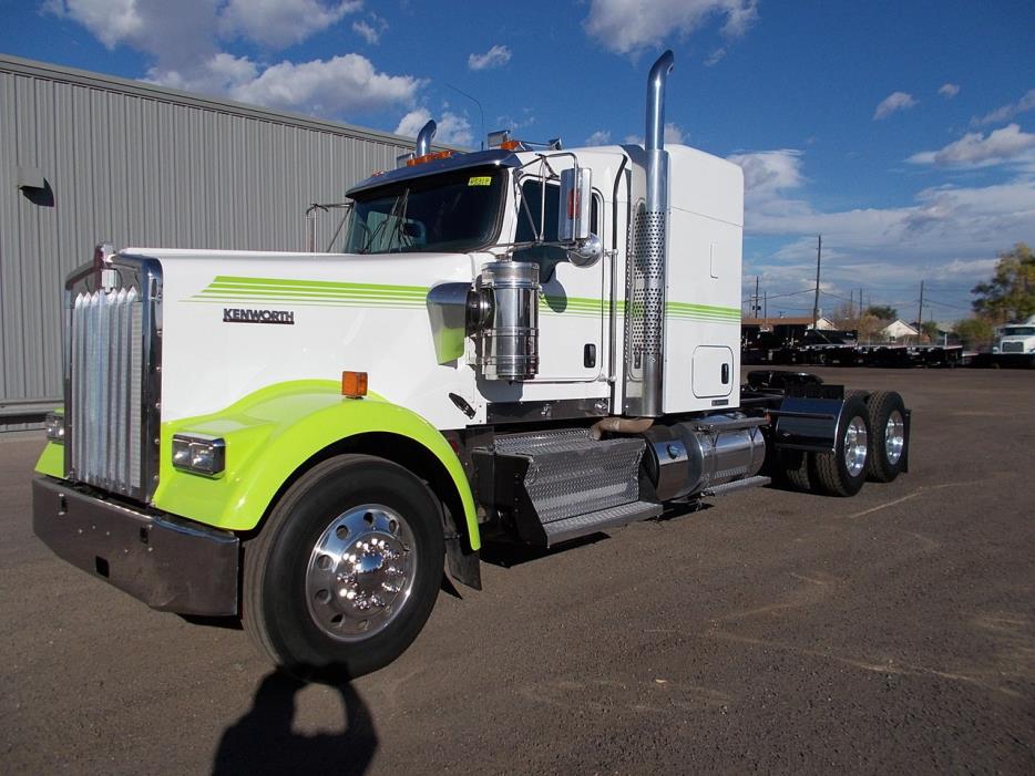 2014 Kenworth W900  Conventional - Sleeper Truck