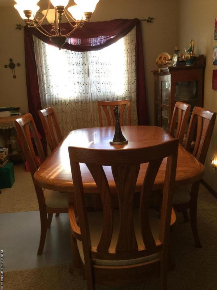 Oak Dining Room Table & 6 Chairs, 0