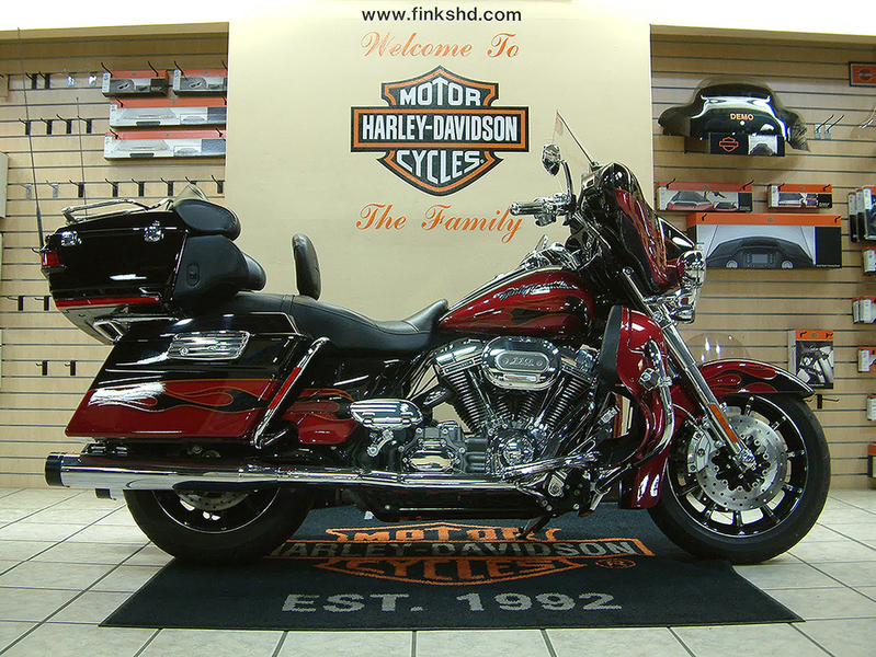 2011 Harley-Davidson FLHTCU - Ultra Classic Electra Glide