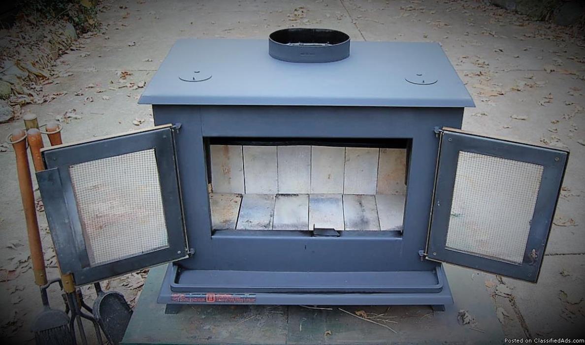 wood stove CANADIAN CARMOR 111, 2
