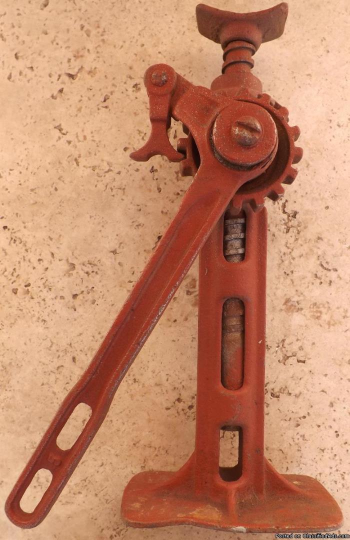 Antique Jack, Gear-Driven Screw, Cast Iron, 2