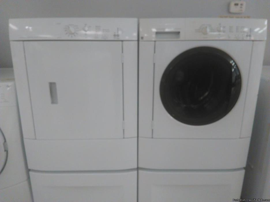 Frigidaire Washer n Dryer on Pedastal, 0