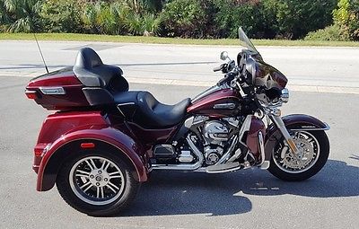2015 Harley-Davidson Touring  2015 Harley Davidson TriGlide Ultra Classic  - ONLY 556 MILES - LIKE NEW!