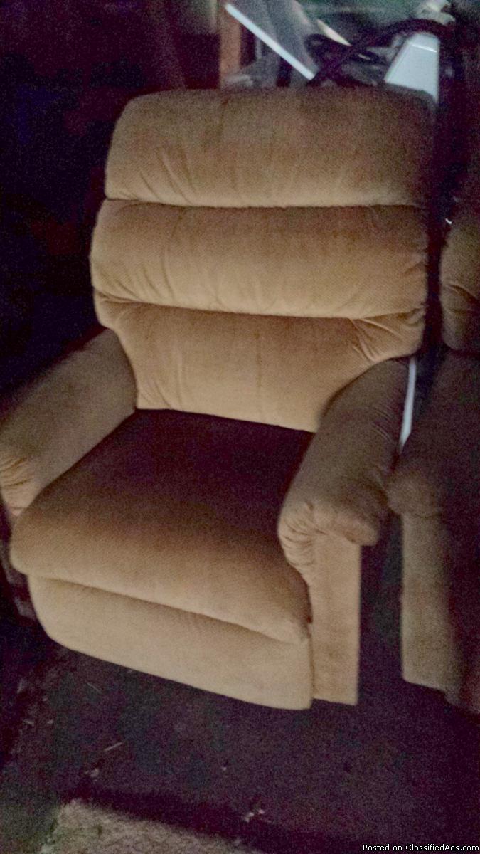 TWO RECLINERS, 0