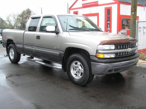 2201 ITS NOT JUST A TRUCK ITS A HIGHWAY KINGPIN:2000 CHEVY SILVERADO C2500