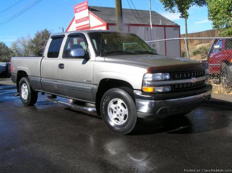 2210 THIS IS A ROAD KING NO OTHERS: 2000 CHEVY SILVERADO K1500