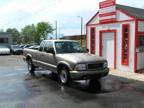 1890 EVEN THOUGH ITS A SMALL TRUCK ITS STILL KING: 1999 GMC SONOMA