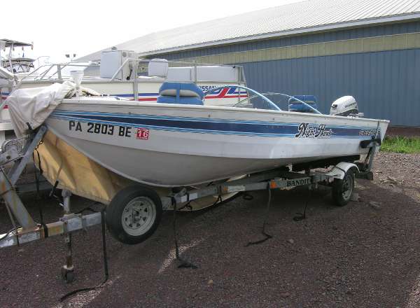 1992 Crestliner 16 Night Hawk