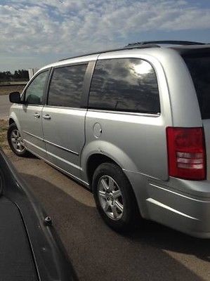 Chrysler : Town & Country 2010 chrysler town and country