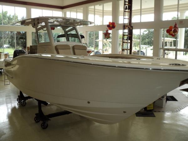 2016 Scout Boats 300 LXF