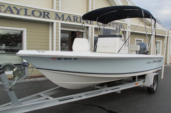 2006 Sea Hunt 19 NAVIGATOR