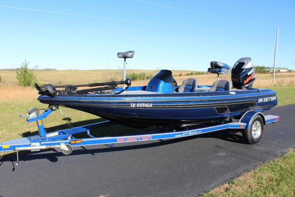 2010 Skeeter SX 190 with only 33 hours!!