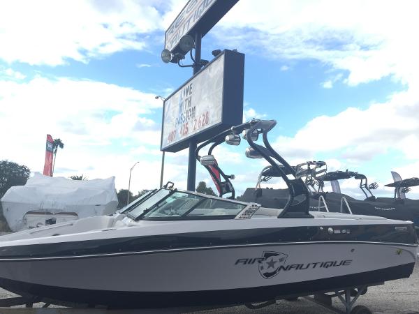 2009 Nautique 216V