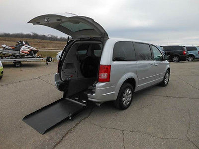 Chrysler : Town & Country LX Town and Country Handi cap van with electronic wheel chair locking system