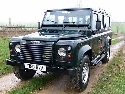 Land Rover : Defender County Station Wagon Land Rover Defender 110 County Station Wagon TD5 year 2000