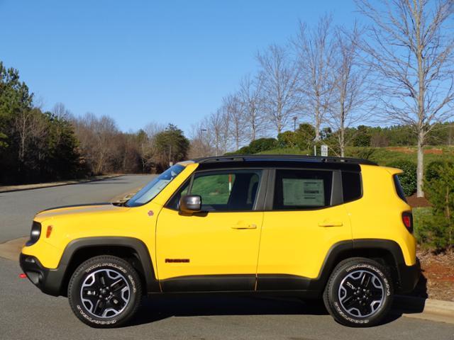 Jeep : Renegade Trailhawk w/ NEW 16 JEEP RENEGADE TRAILHAWK 4WD MY SKY ROOF FREE SHIP - $379 P/MO, $200 DOWN!