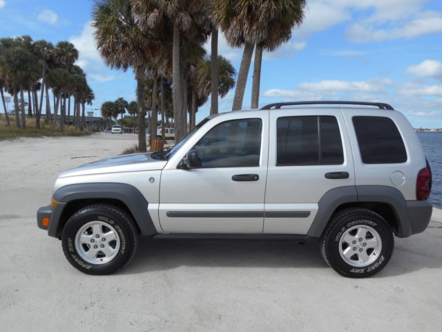 Jeep : Liberty 4dr Sport 4W 2005 jeep liberty sport 3.7 4 x 4 florida extra clean rust free beauty