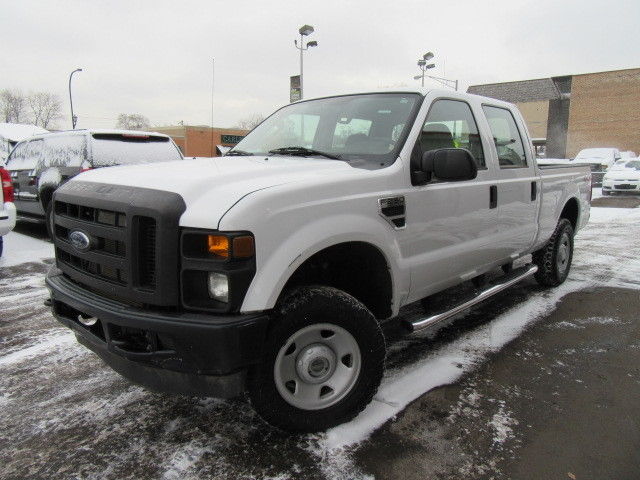 Ford : F-250 XL Crew Cab White F250 XL Super Crew Cab Only 50k Miles 6- Speed Manual Ex Federal Govt