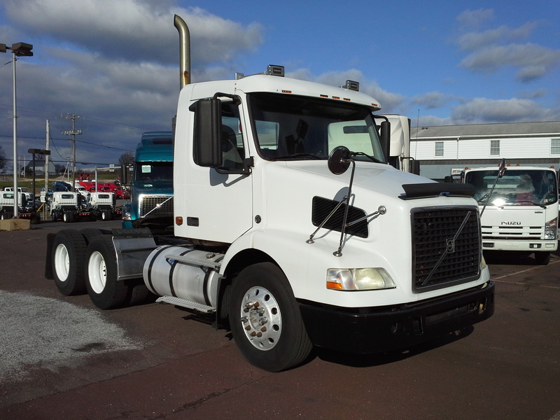 2007 Volvo Vnm64t200