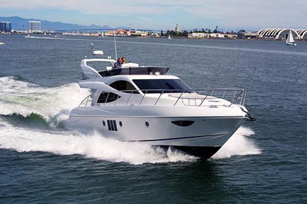 2014 Dyna Yachts Fantastic Pricing Available!