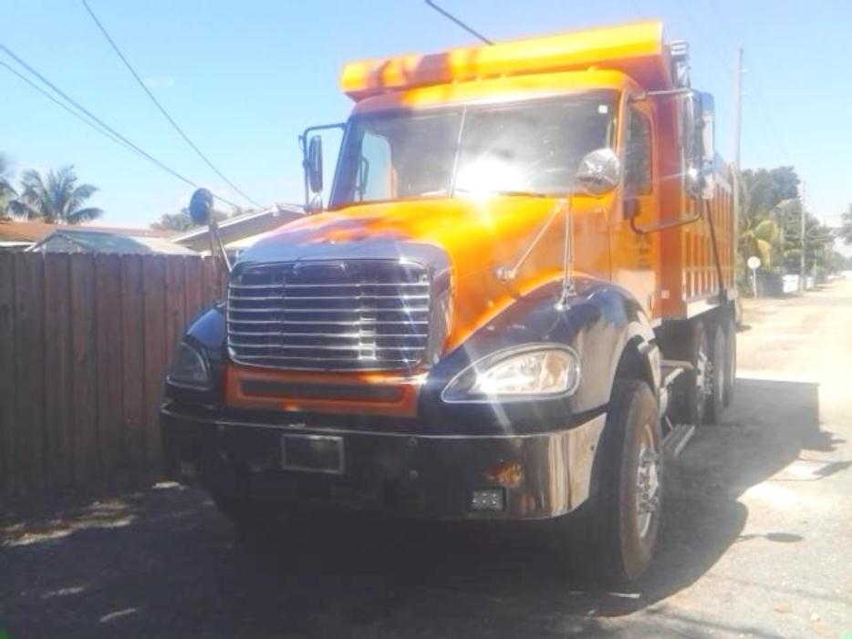 2001 Freightliner Columbia Cl12064st