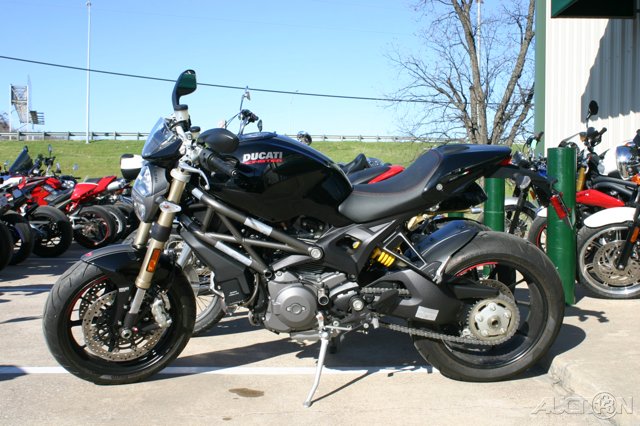 2012 Ducati M1100 EVO