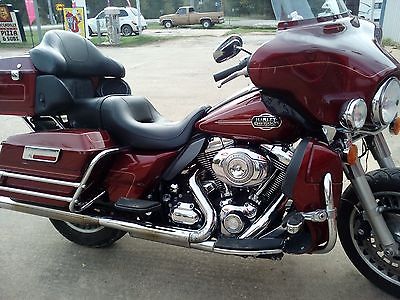 Harley-Davidson : Touring 2010 harley davidson very clean well maintained low miliage comes with extras