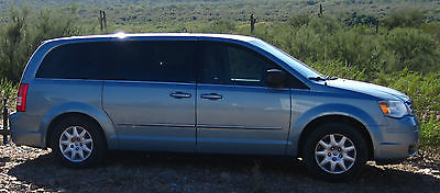 Chrysler : Town & Country LX Used 2009 Van - Chrysler Town and Country