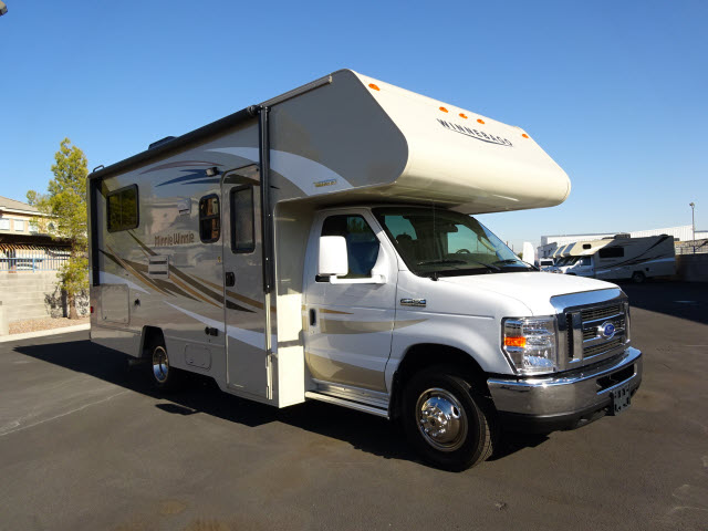 2002 Winnebago Minnie Winnie 24F