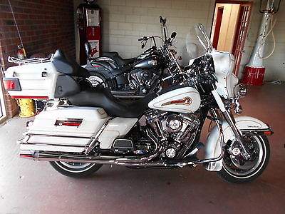 Harley-Davidson : Touring 2006 harley davidson flhtcui ultra classic