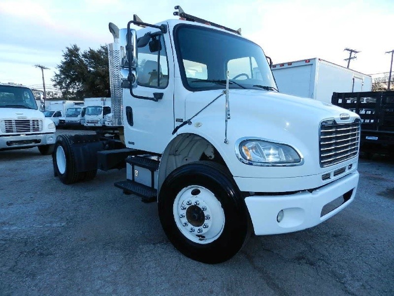 2006 Freightliner M2 Single Axle Day Cab Mbe