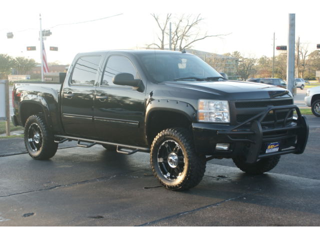 Chevrolet : Silverado 1500 4WD Crew Cab Lifted 4x4 5.3 Liter Leather Automatic 35's XD Rims Bedliner Toolbox Front Grill