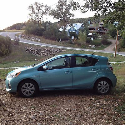 Toyota : Prius I-4 2014 toyota prius c hatchback used for sale by owner 14000