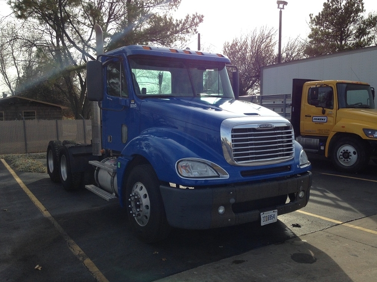 2009 Freightliner Cl12064st-Columbia 120