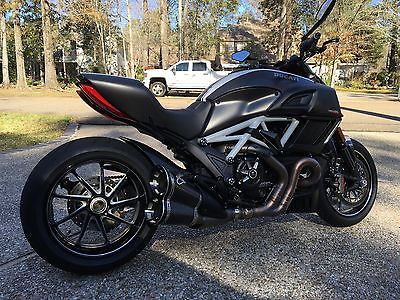 Ducati : Other 2015 ducati diavel carbon in star white 555 miles like new loaded