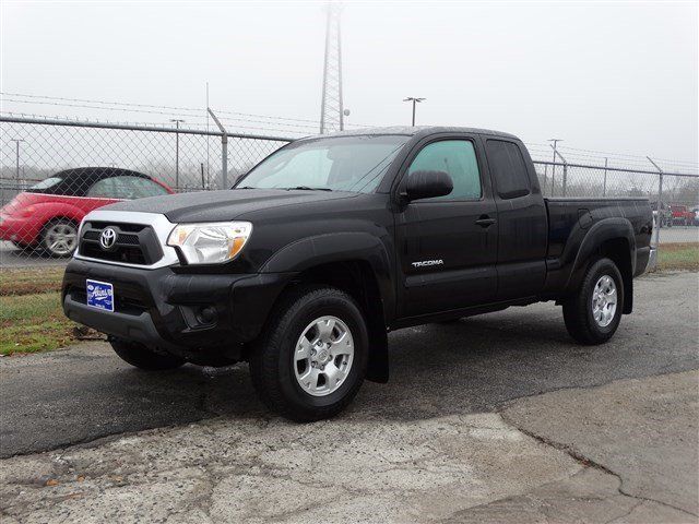 Toyota : Tacoma Base Extended Cab Pickup 4-Door 2.7 l cd 4 x 4 locking limited slip differential power steering abs steel wheels
