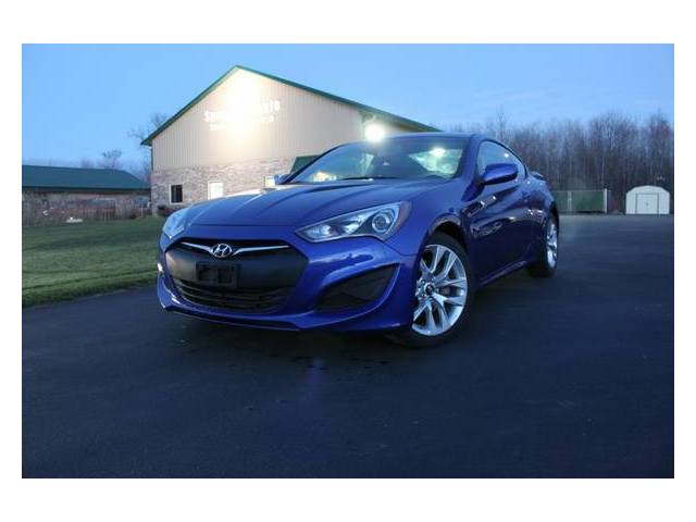 Hyundai : Genesis 2dr I4 Man R Only 36,000 miles! 100% stock! Rare Color! Newer tires!