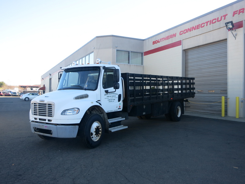 2005 Freightliner M2 106