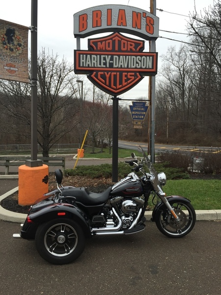 2011 Harley-Davidson FLHTCUTG - Tri Glide Ultra Classic