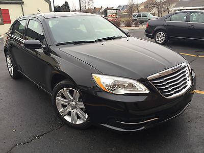 Chrysler : 200 Series 4dr sedan 2013 chrysler 200 touring package