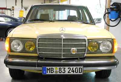 Mercedes-Benz: 200-Series 1983 mercedes 240 d automatic 68 k miles