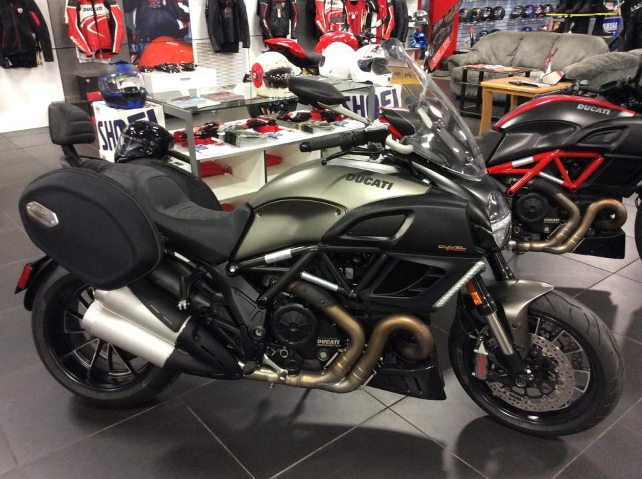 2014 Ducati DIAVEL STRADA